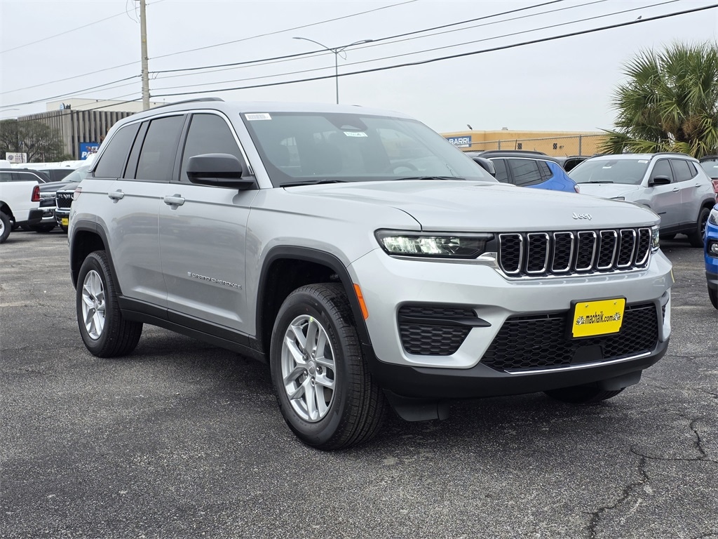 New 2025 Jeep Grand Cherokee LAREDO X 4X2 Sport Utility
