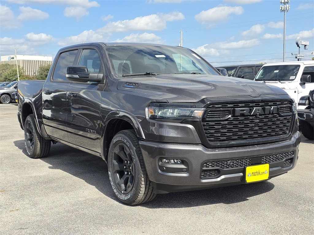 New 2025 Ram 1500 LONE STAR CREW CAB 4X2 5'7 BOX Pickup