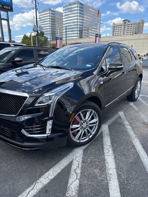 2024 Cadillac XT5 Sport photo 2