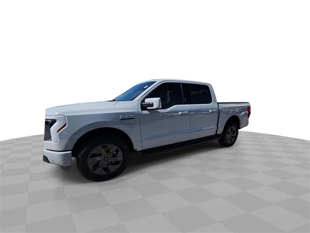 2023 Ford F-150 Lightning Lariat photo 4