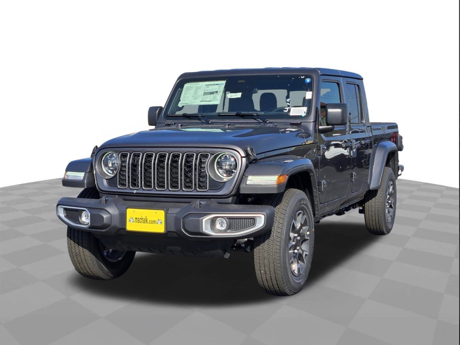2026 Jeep Gladiator Sahara Auto's photo