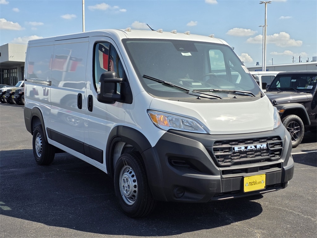 New 2025 Ram ProMaster PROMASTER 1500 TRADESMAN CARGO VAN LOW ROOF 136' W Cargo Van