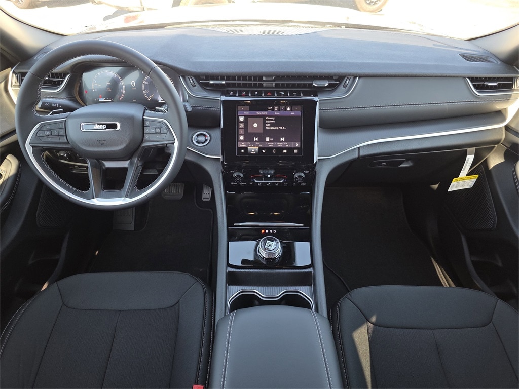 New 2025 Jeep Grand Cherokee LAREDO X 4X2 Sport Utility