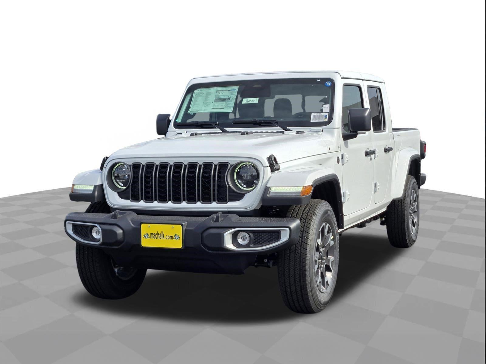 2026 Jeep Gladiator Sahara Auto's photo