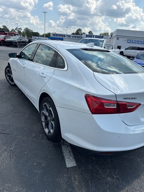 2023 Chevrolet Malibu 1LT photo 3