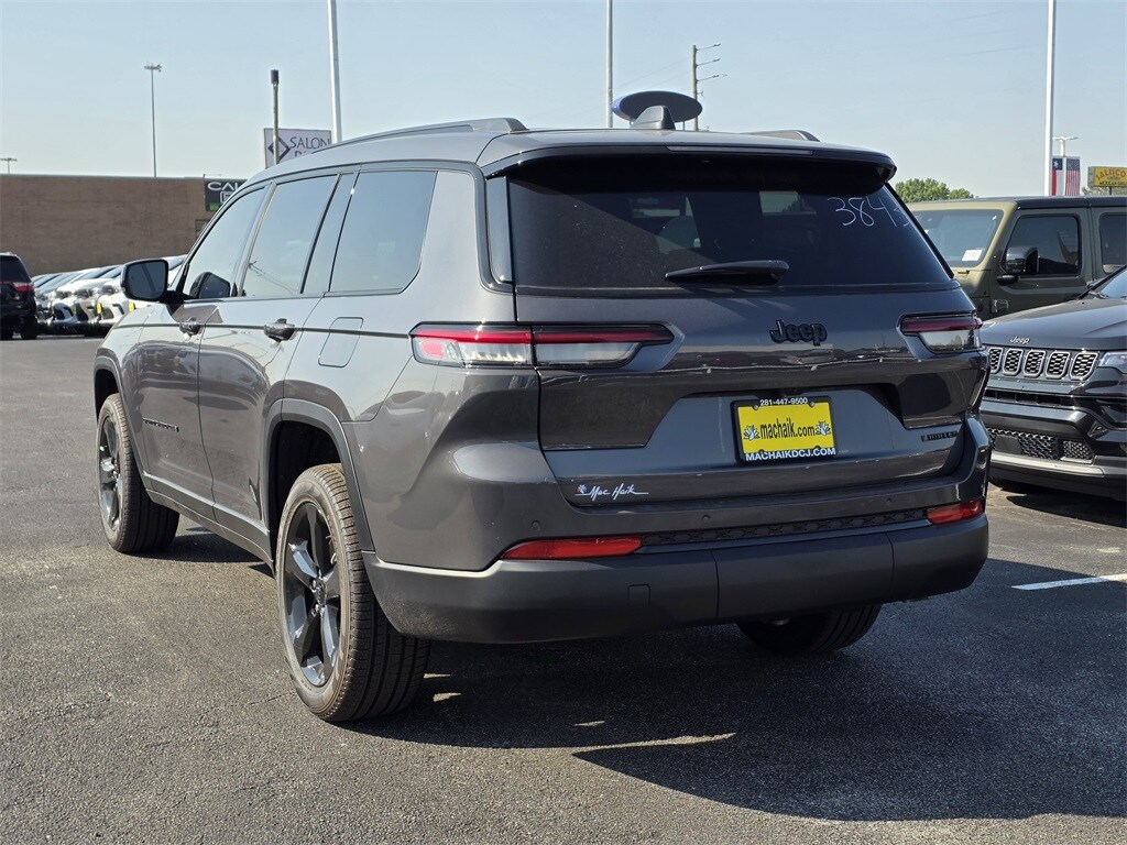 2025 Jeep Grand Cherokee Limited photo 3