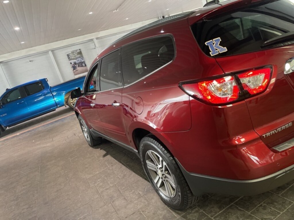 Used 2017 Chevrolet Traverse LT SUV