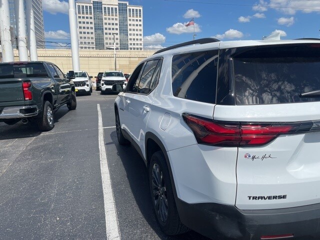 2023 Chevrolet Traverse RS photo 3