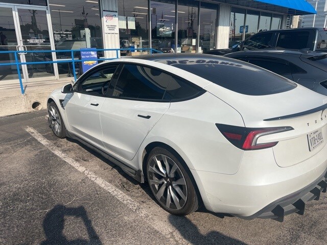 2024 Tesla Model 3 photo 2