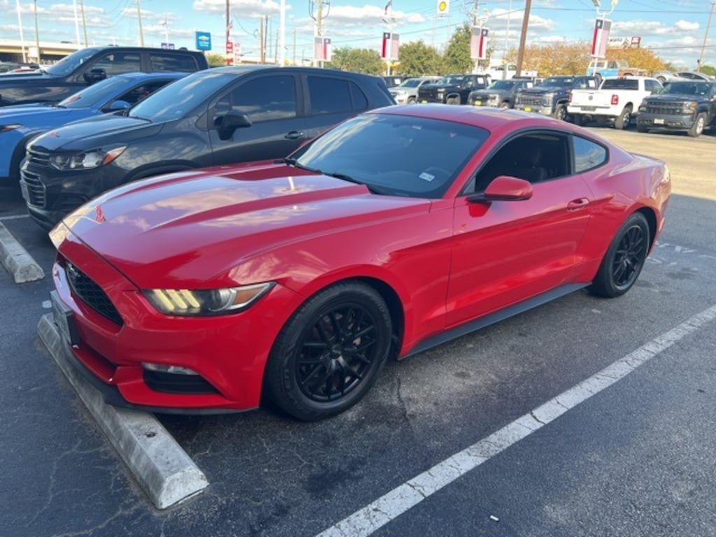 Used 2017 Ford Mustang V6 Coupe