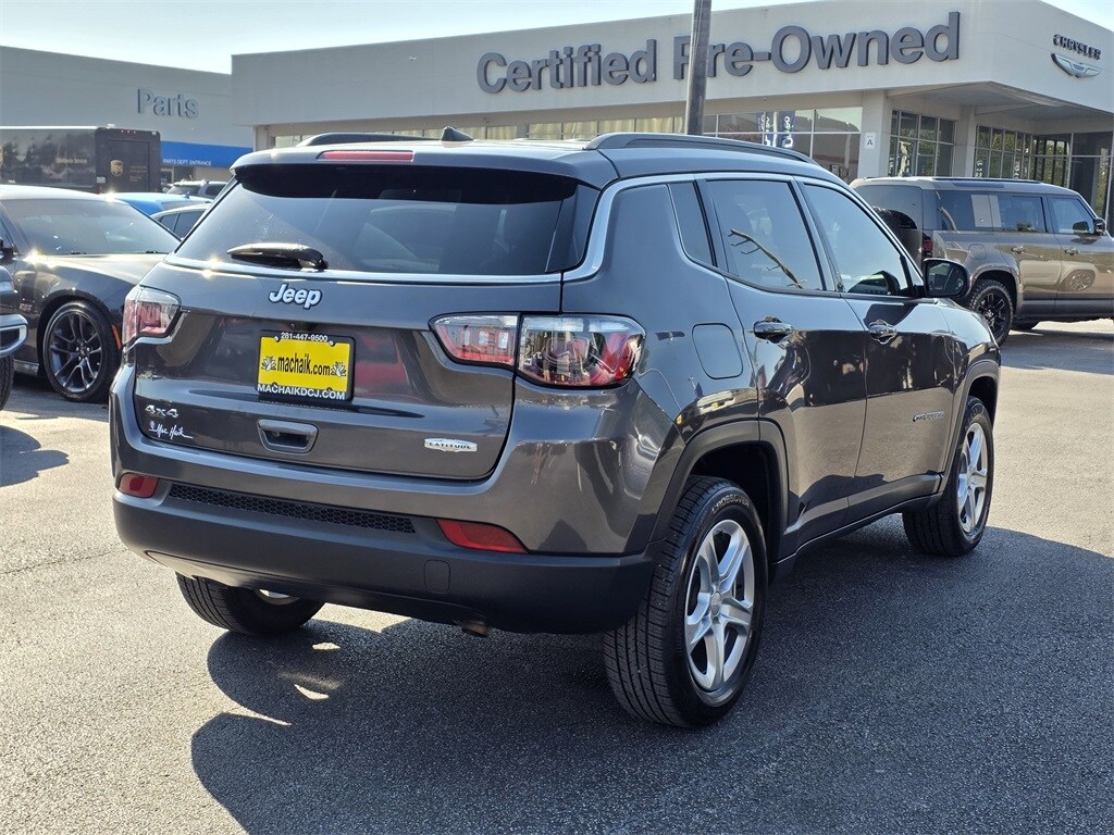 2024 Jeep Compass Latitude photo 3