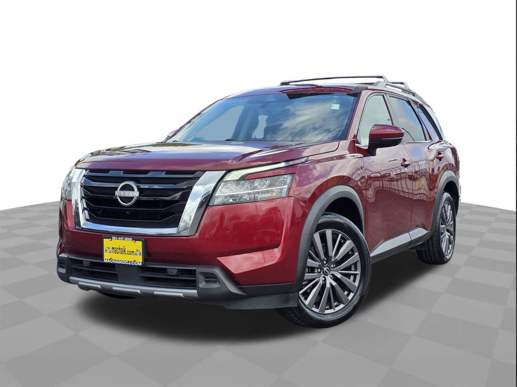 2023 Nissan Pathfinder SL 2WD's photo