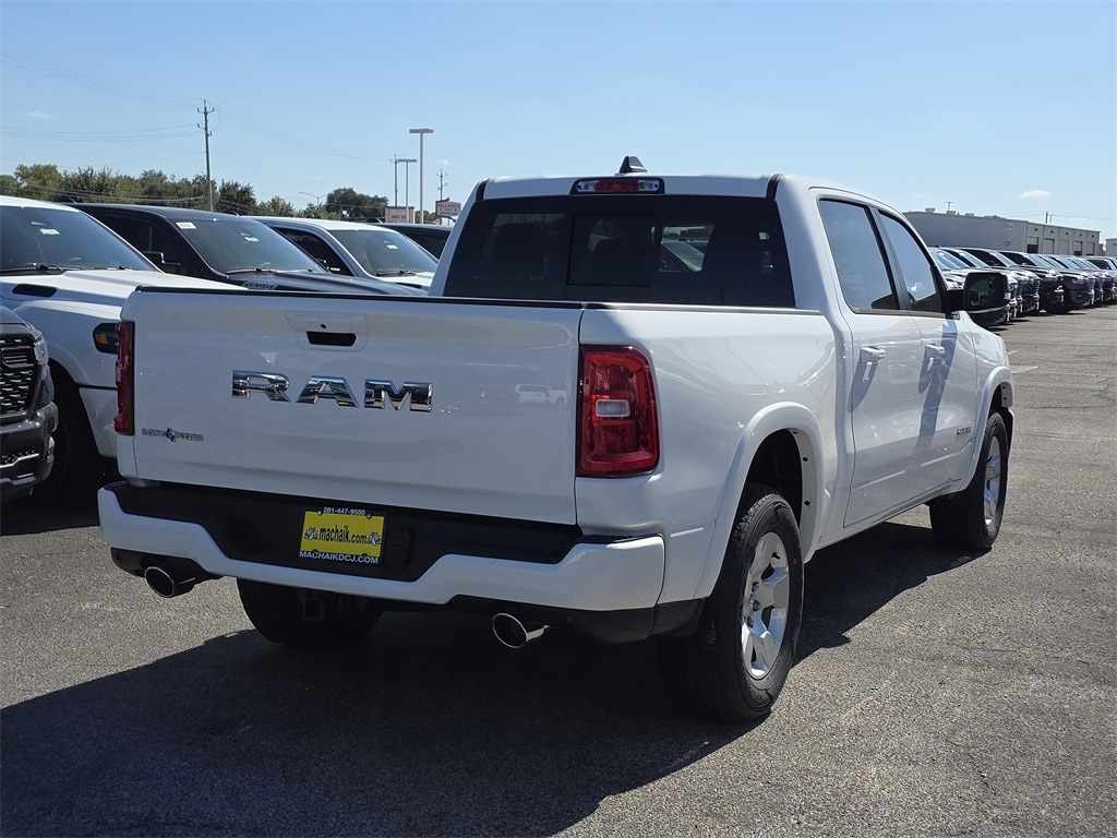 New 2026 Ram 1500 LONE STAR CREW CAB 4X2 5'7 BOX Pickup