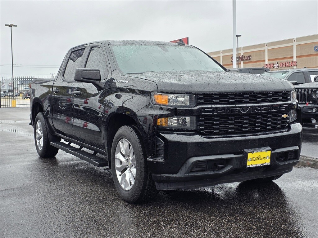 2021 Chevrolet Silverado 1500 Custom photo 2