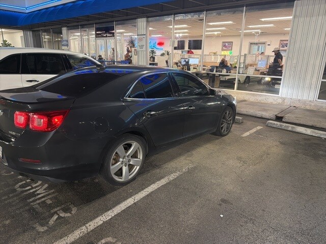 2015 Chevrolet Malibu LTZ photo 3