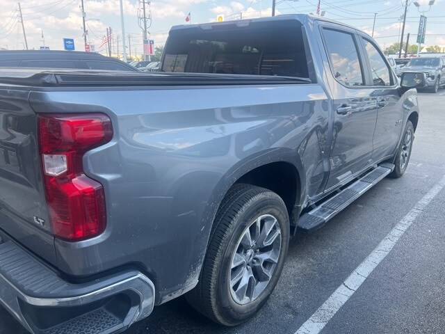2021 Chevrolet Silverado 1500 LT photo 2