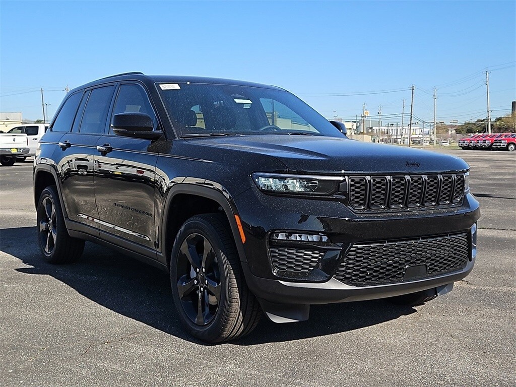 2025 Jeep Grand Cherokee Limited photo 2