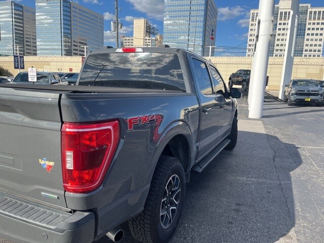 2021 Ford F-150 XLT photo 2