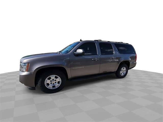 2012 Chevrolet Suburban 1500 LT photo 4
