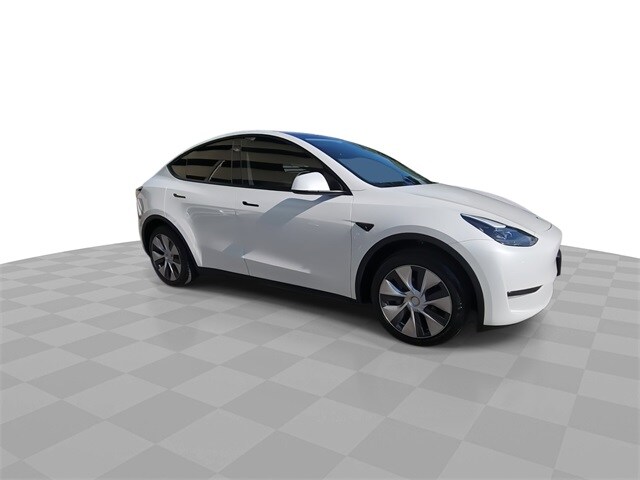 2024 Tesla Model Y Standard Range photo 2