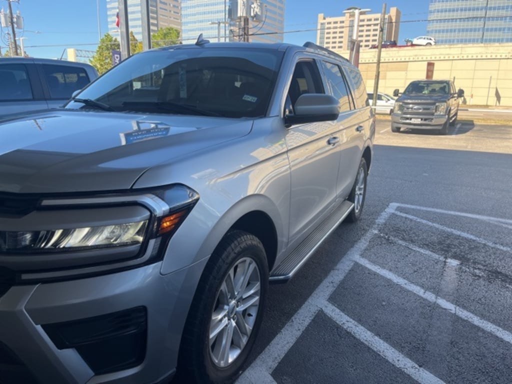 Used 2022 Ford Expedition XLT SUV