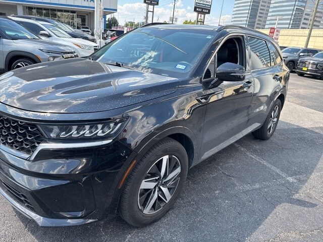 2021 Kia Sorento S photo 2