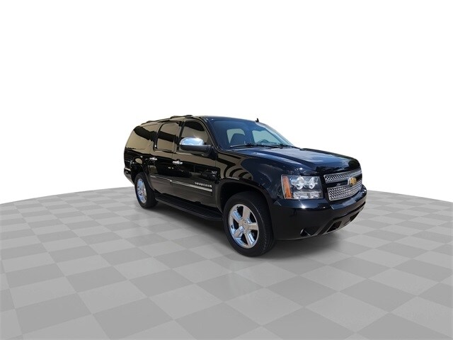 2013 Chevrolet Suburban 1500 LTZ photo 2