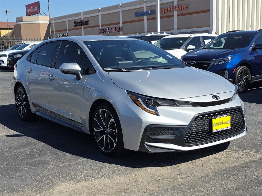 2022 Toyota Corolla SE photo 3