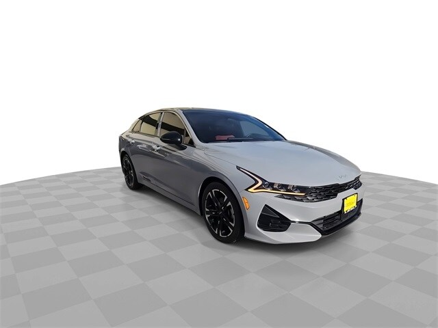 2022 Kia K5 GT-Line photo 2