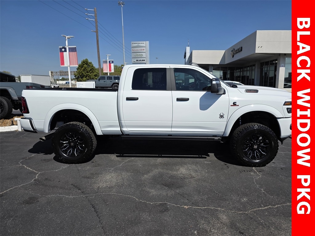 New 2025 Ram 2500 BIG HORN CREW CAB 4X4 6'4 BOX Pickup