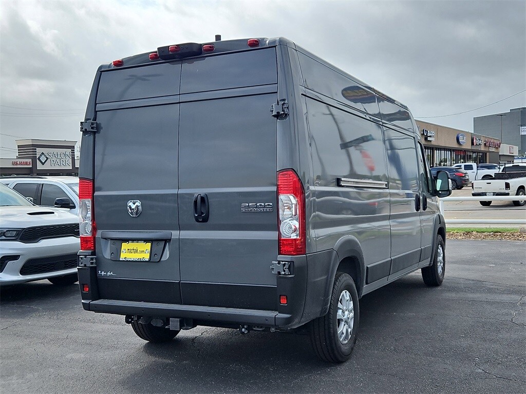 2025 Ram ProMaster 2500 Cargo Van photo 3