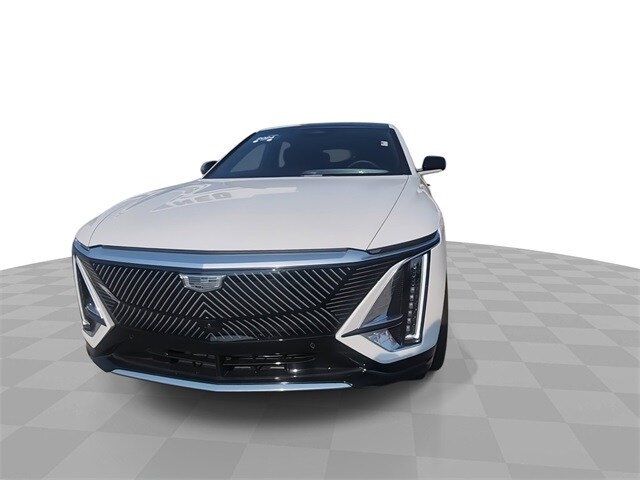 2024 Cadillac Lyriq Luxury photo 3