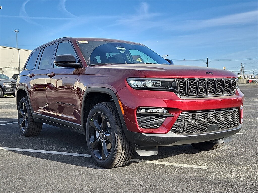 2025 Jeep Grand Cherokee Limited photo 2
