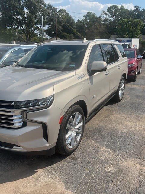 2022 Chevrolet Tahoe High Country photo 2