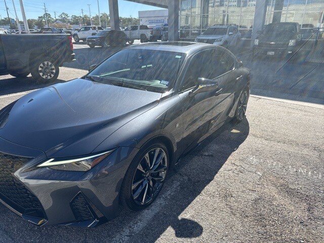2022 Lexus IS 350 F SPORT photo 4