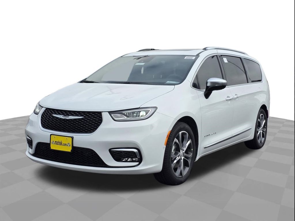 2026 Chrysler Pacifica Pinnacle's photo