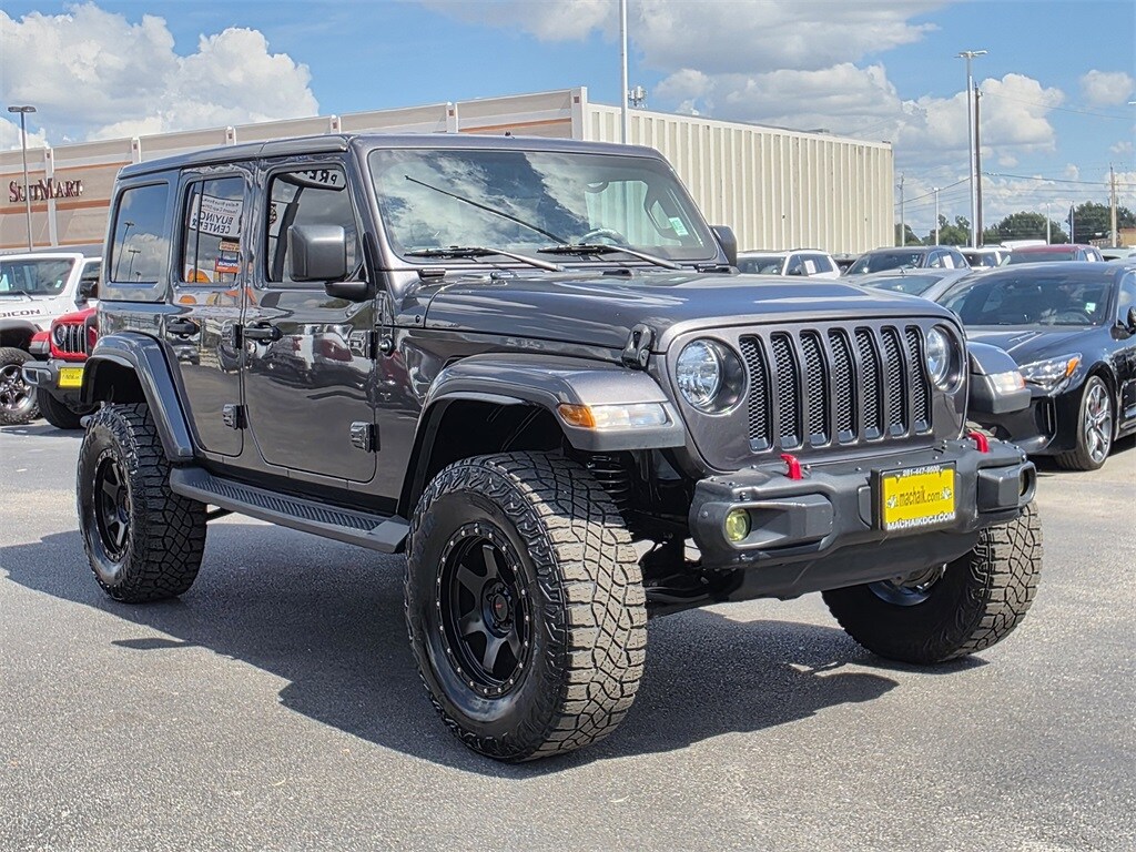 2020 Jeep Wrangler Unlimited Sahara photo 3