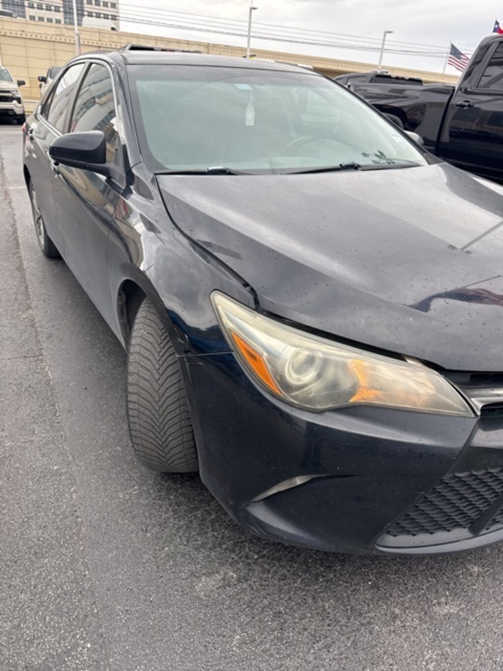 Used 2015 Toyota Camry SE Sedan
