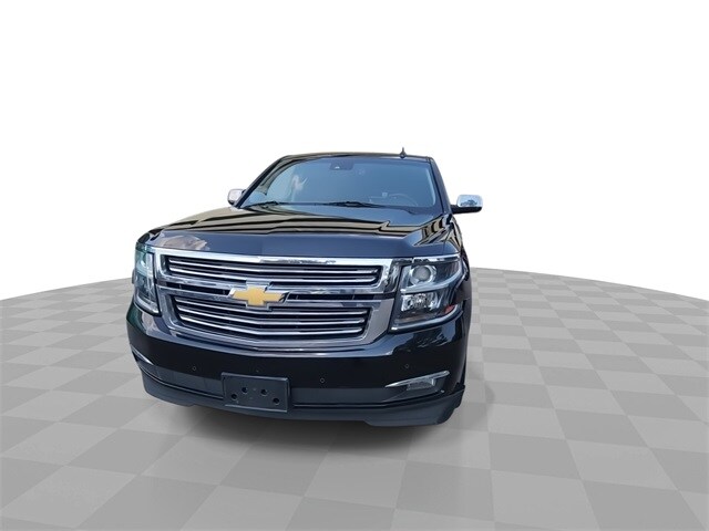 2017 Chevrolet Suburban Premier photo 3