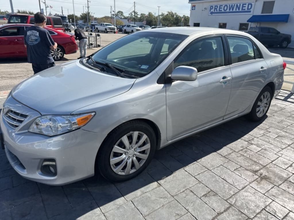 Used 2013 Toyota Corolla LE Sedan