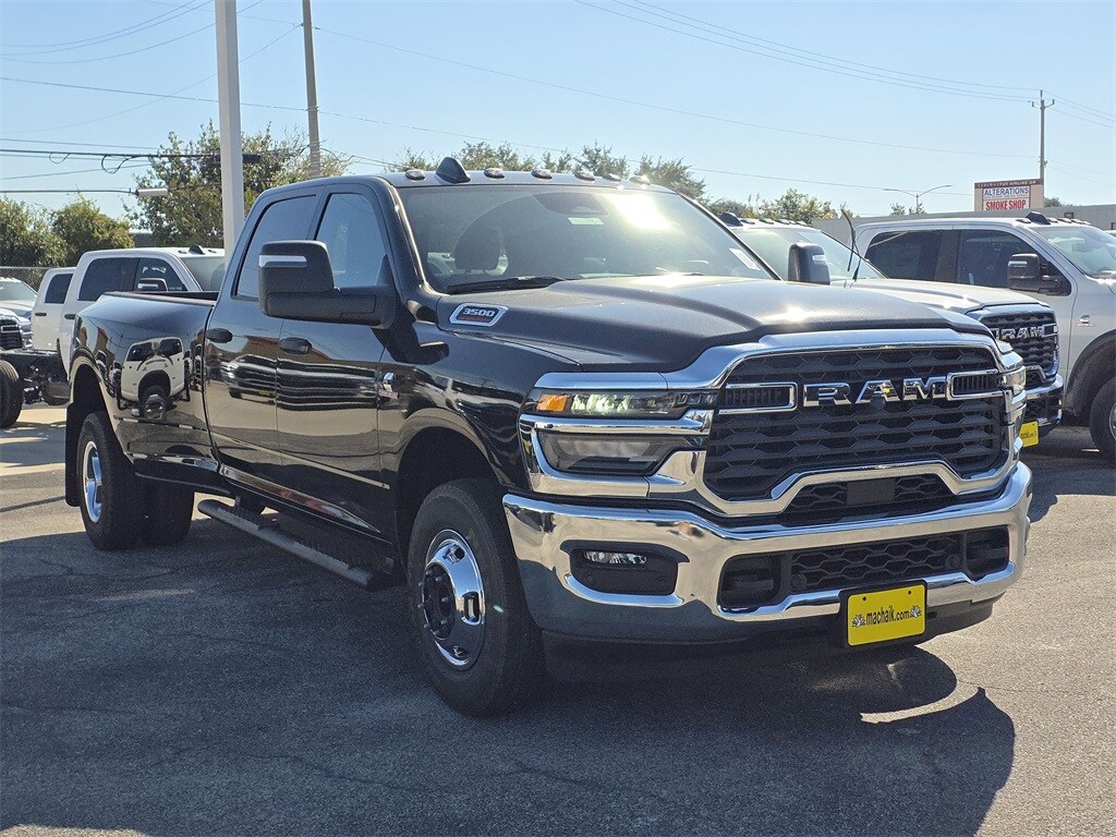 2026 Ram 3500 Tradesman photo 2