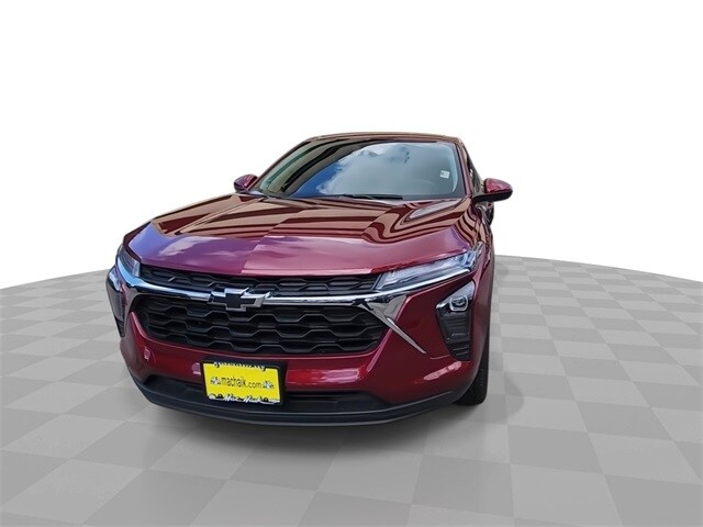 2024 Chevrolet Trax LS photo 3