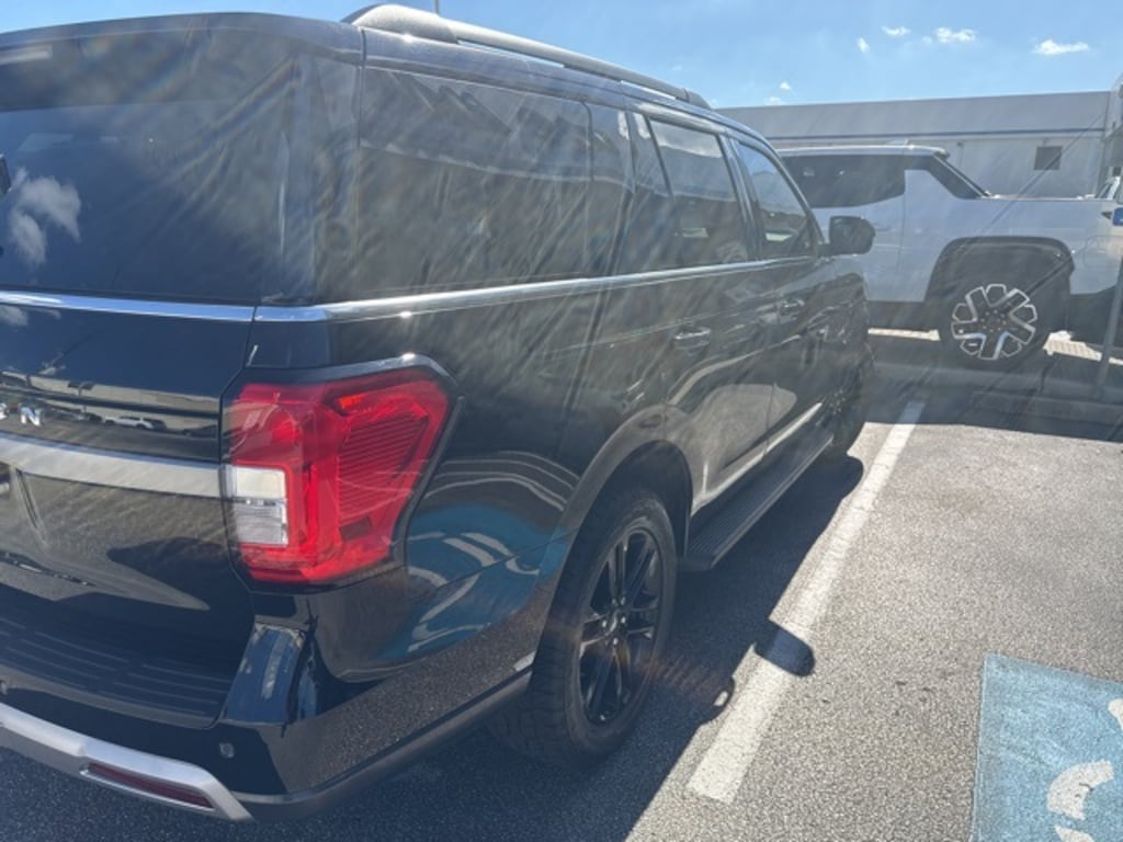 Used 2024 Ford Expedition XLT SUV