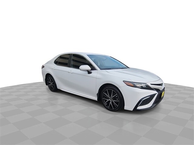 2024 Toyota Camry SE photo 2