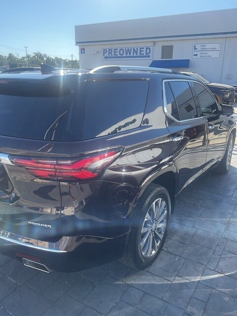 2023 Chevrolet Traverse Premier photo 2