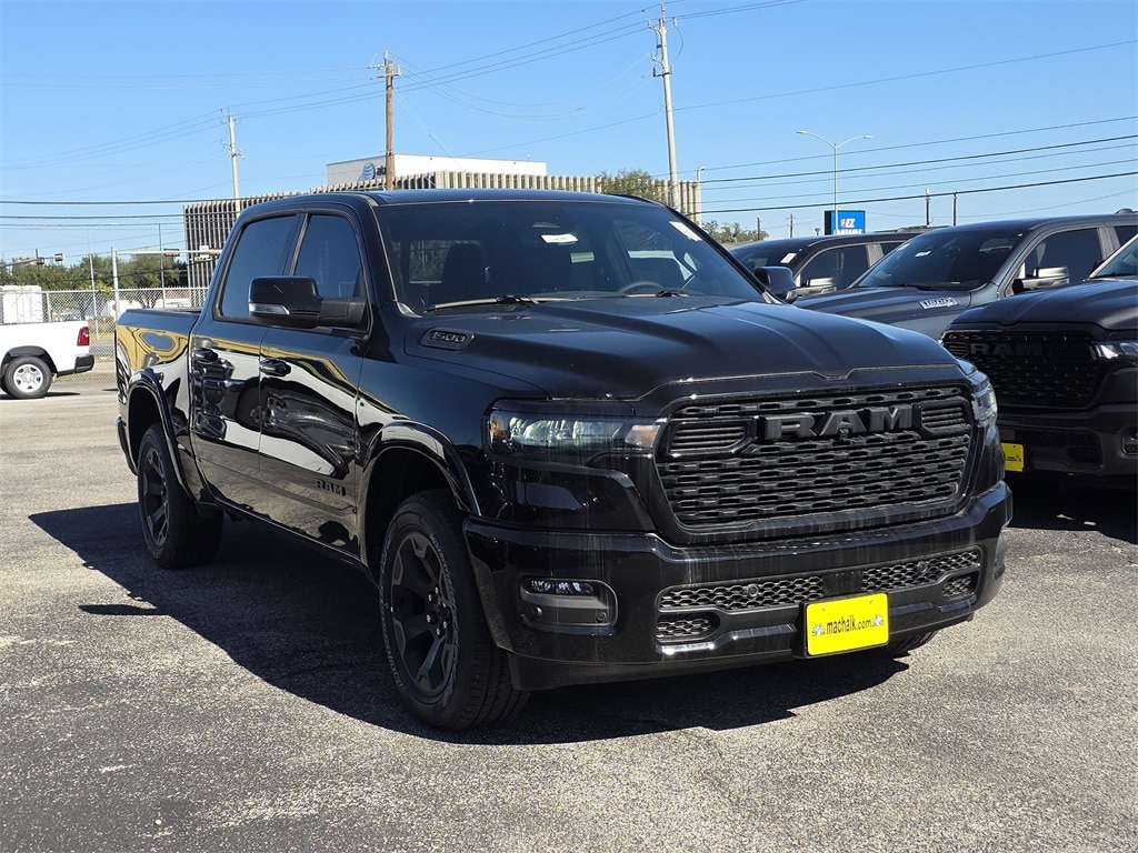 New 2026 Ram 1500 LONE STAR CREW CAB 4X4 5'7 BOX Pickup