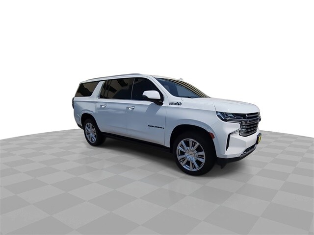 2022 Chevrolet Suburban High Country photo 2