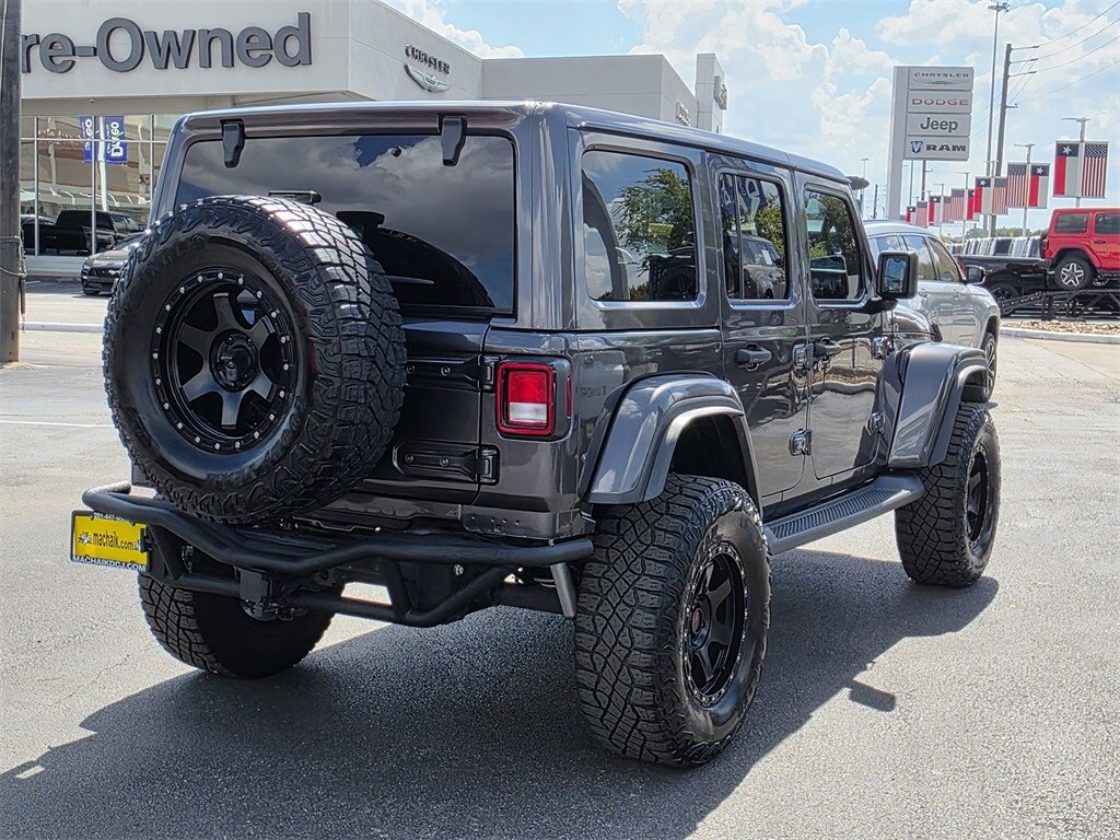 2020 Jeep Wrangler Unlimited Sahara photo 4