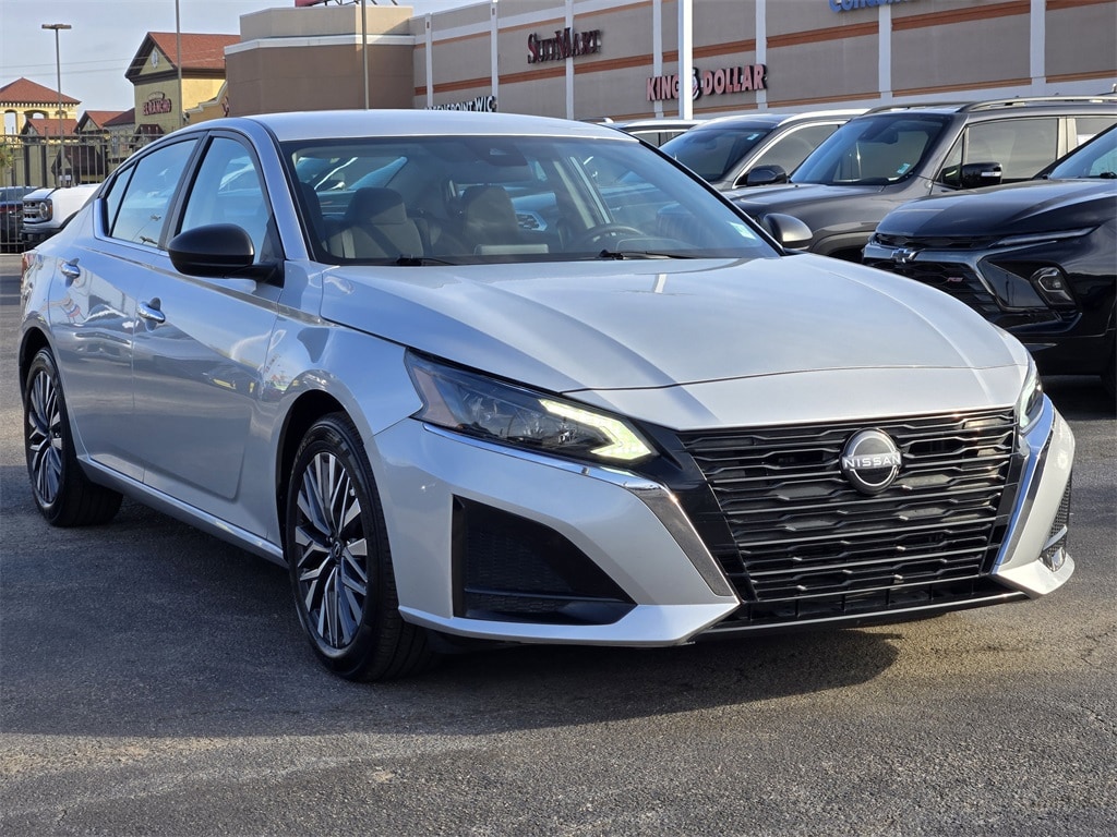 Used 2025 Nissan Altima 2.5 SV Sedan