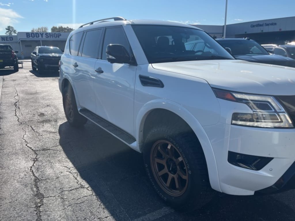 Used 2023 Nissan Armada SL SUV